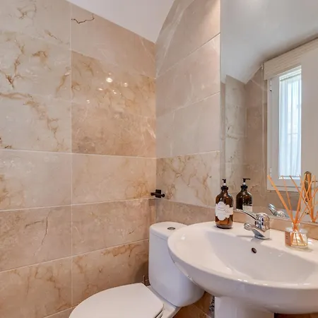 Cozy 3 Bdrm Sunny Townhouse W Bbq And Pool Апартаменты